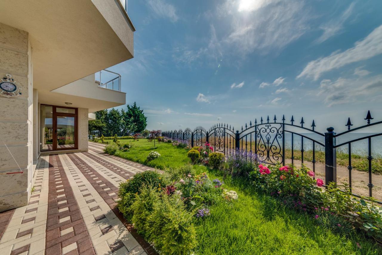 Apartcomplex Golden Bay Ravda Exterior photo