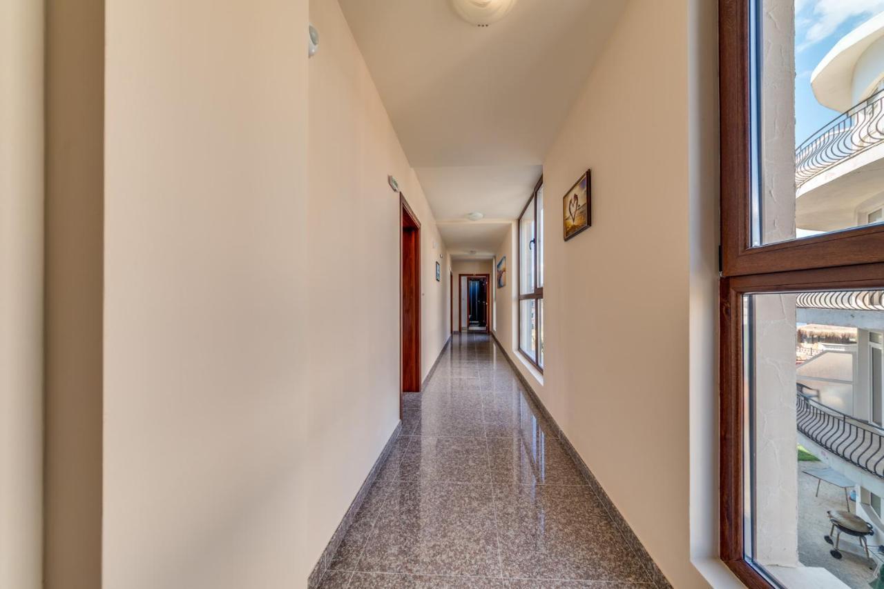 Apartcomplex Golden Bay Ravda Exterior photo