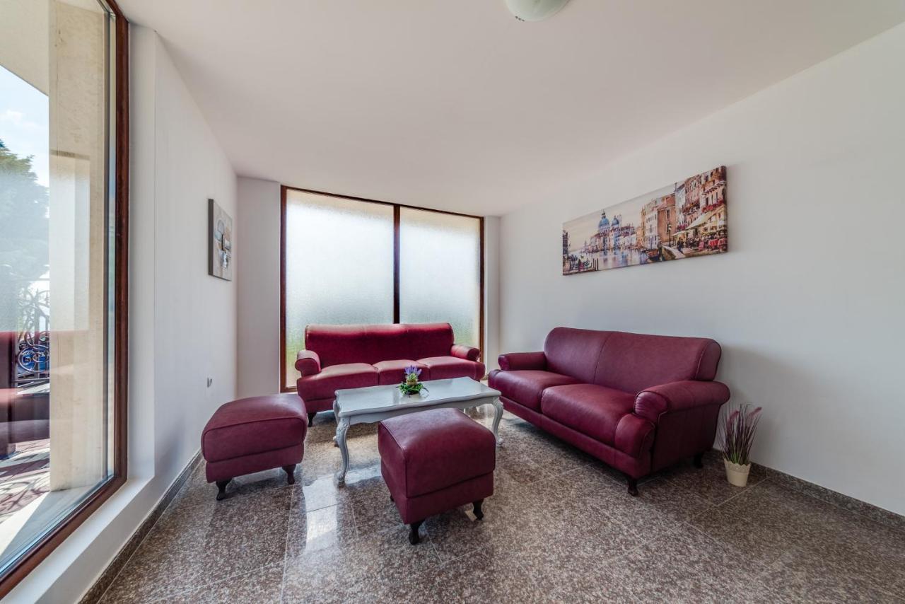 Apartcomplex Golden Bay Ravda Exterior photo