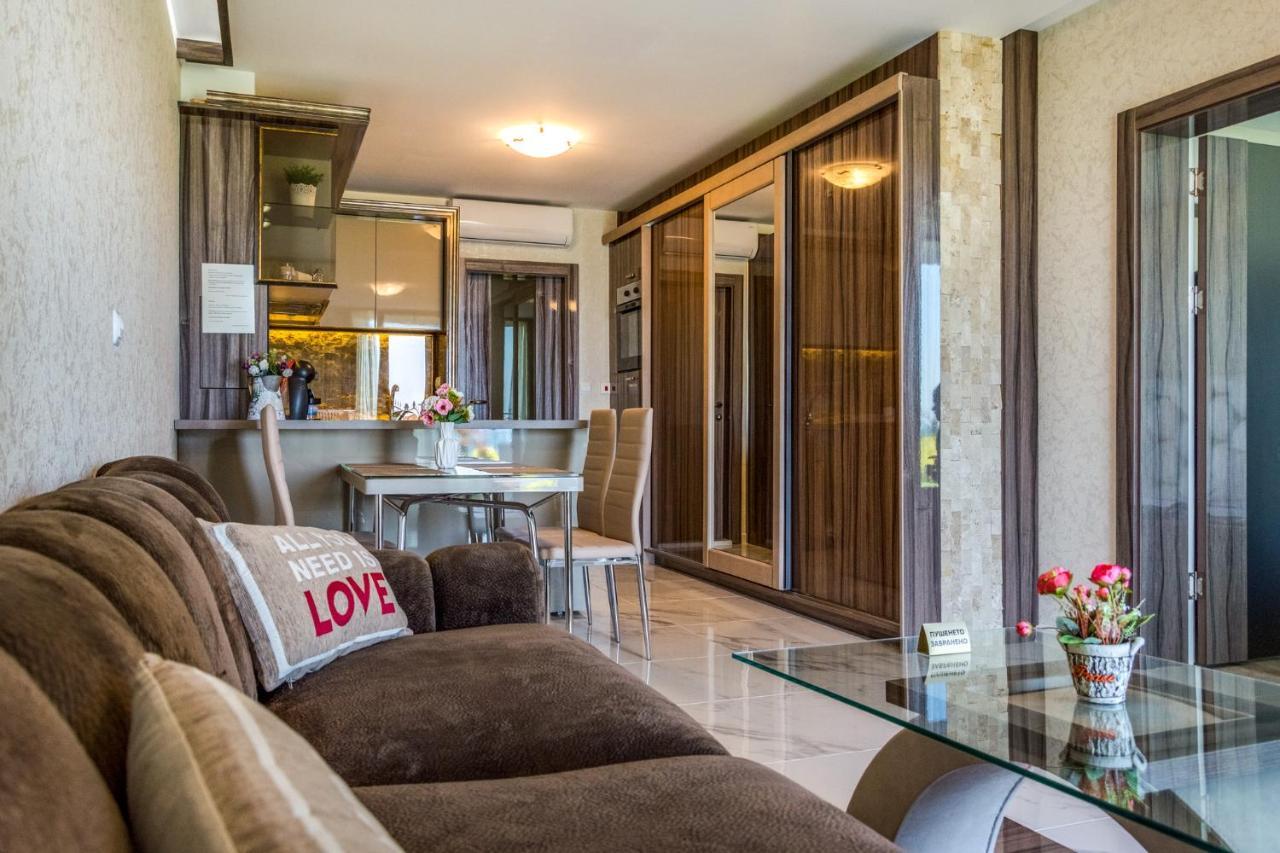 Apartcomplex Golden Bay Ravda Exterior photo